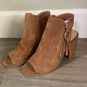 Brand new Faux Suede Peep Toe chunky block heels Ankle Booties size 7